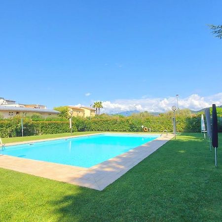 Colors Pool Apartment Bardolino Luaran gambar