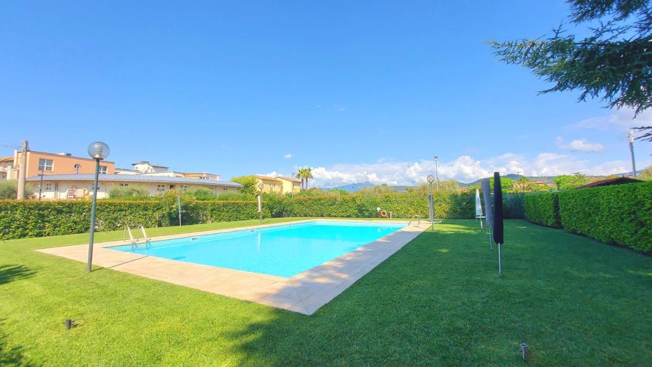 Colors Pool Apartment Bardolino Luaran gambar