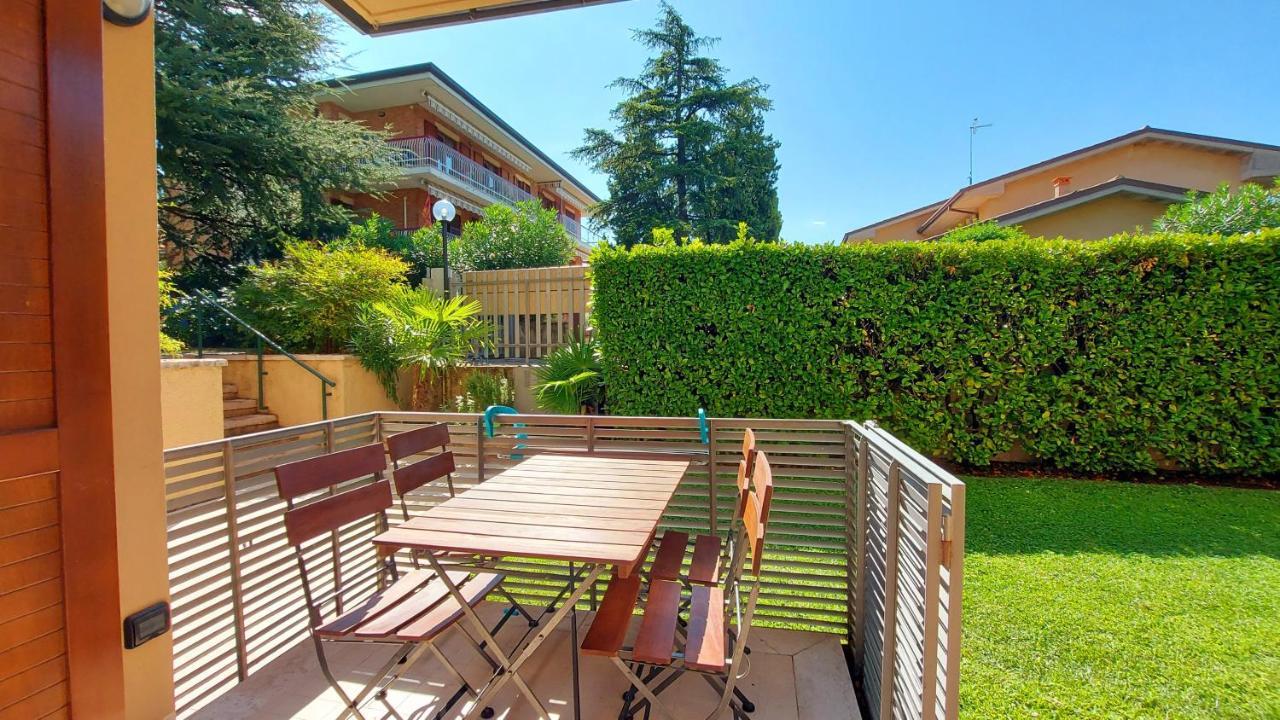 Colors Pool Apartment Bardolino Luaran gambar