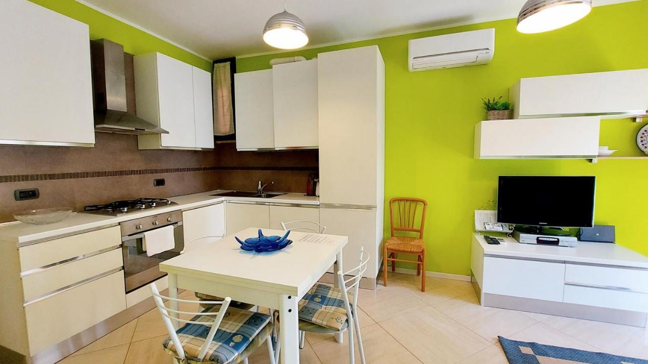 Colors Pool Apartment Bardolino Luaran gambar