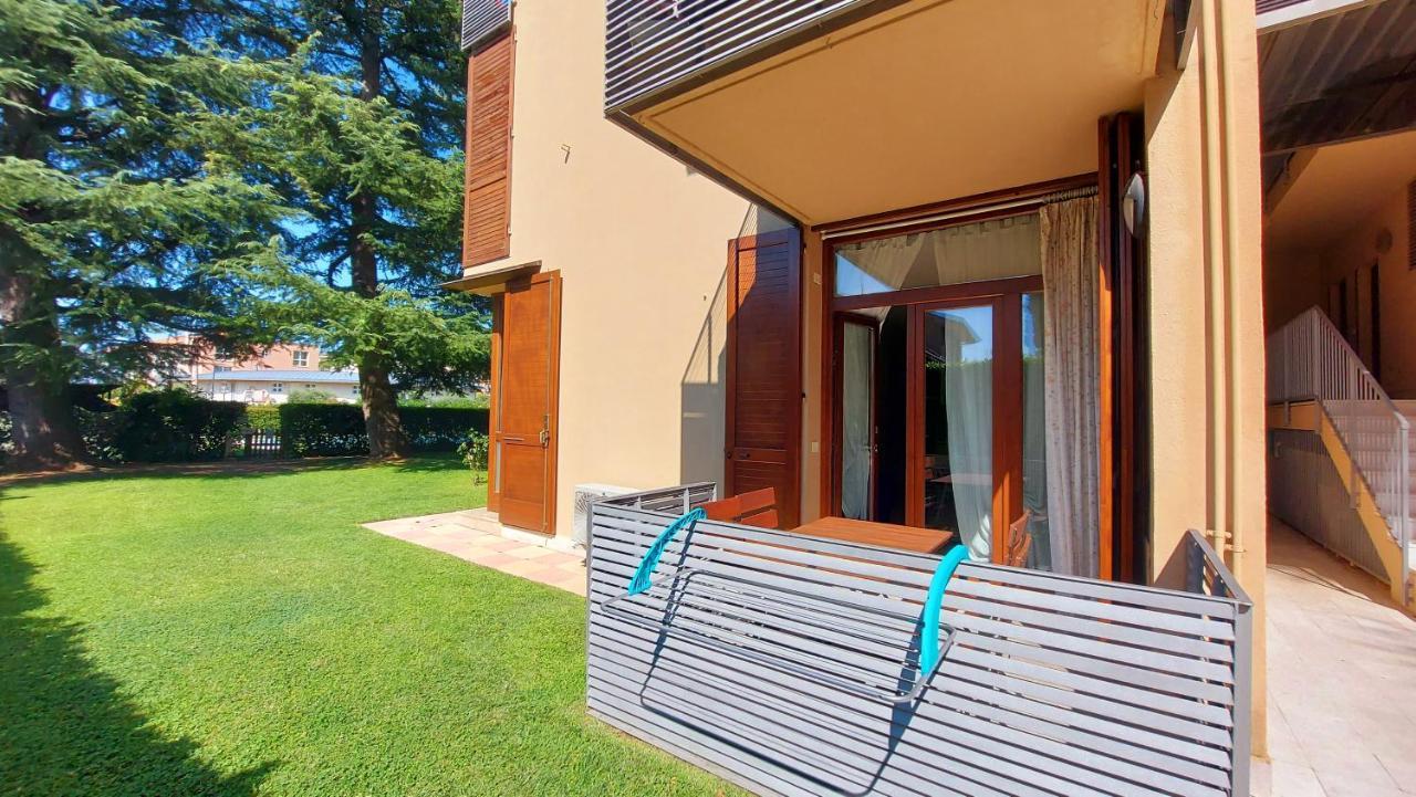 Colors Pool Apartment Bardolino Luaran gambar