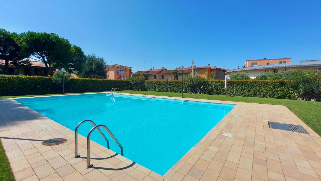 Colors Pool Apartment Bardolino Luaran gambar