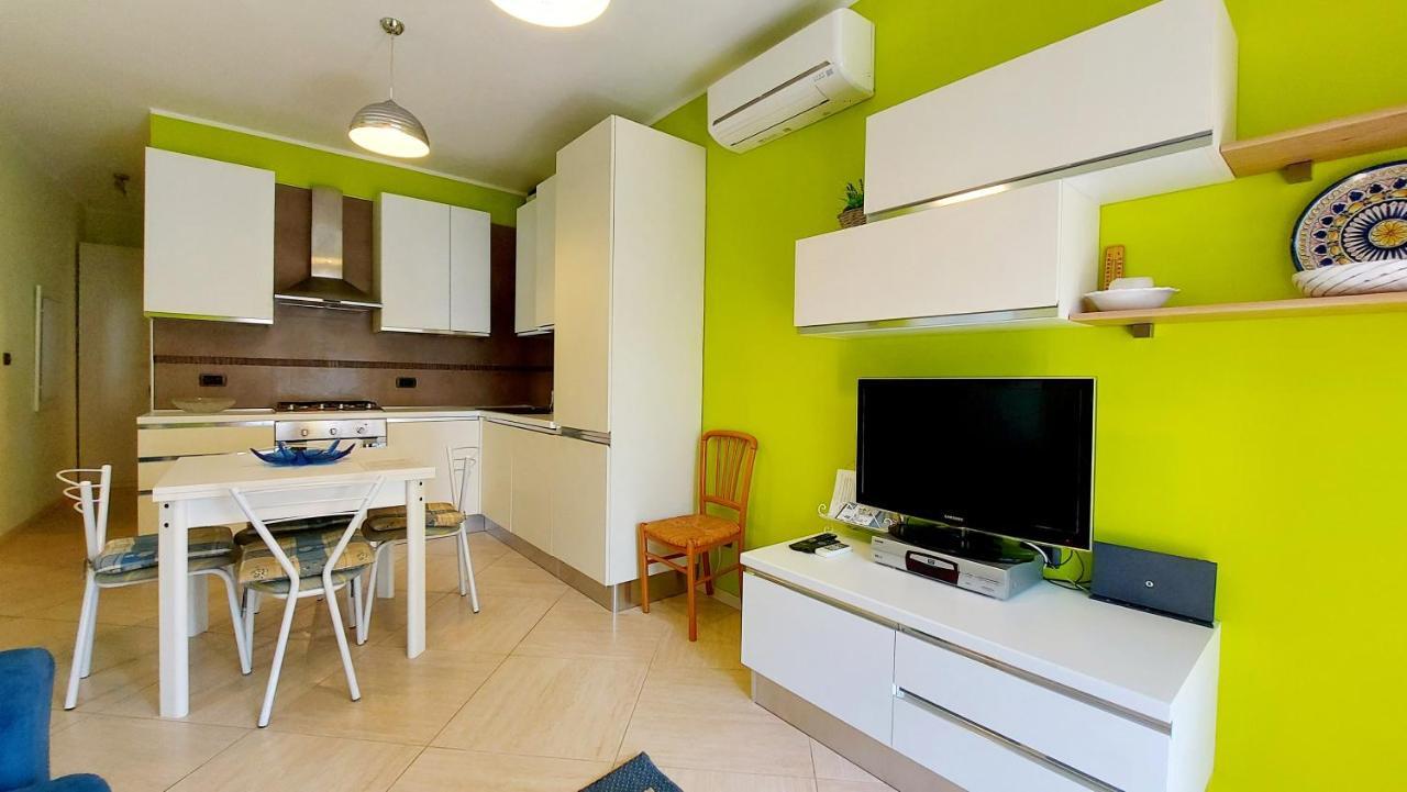 Colors Pool Apartment Bardolino Luaran gambar