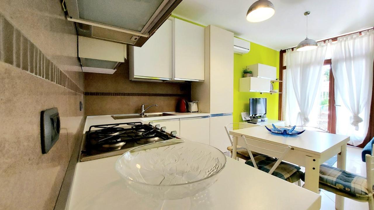 Colors Pool Apartment Bardolino Luaran gambar