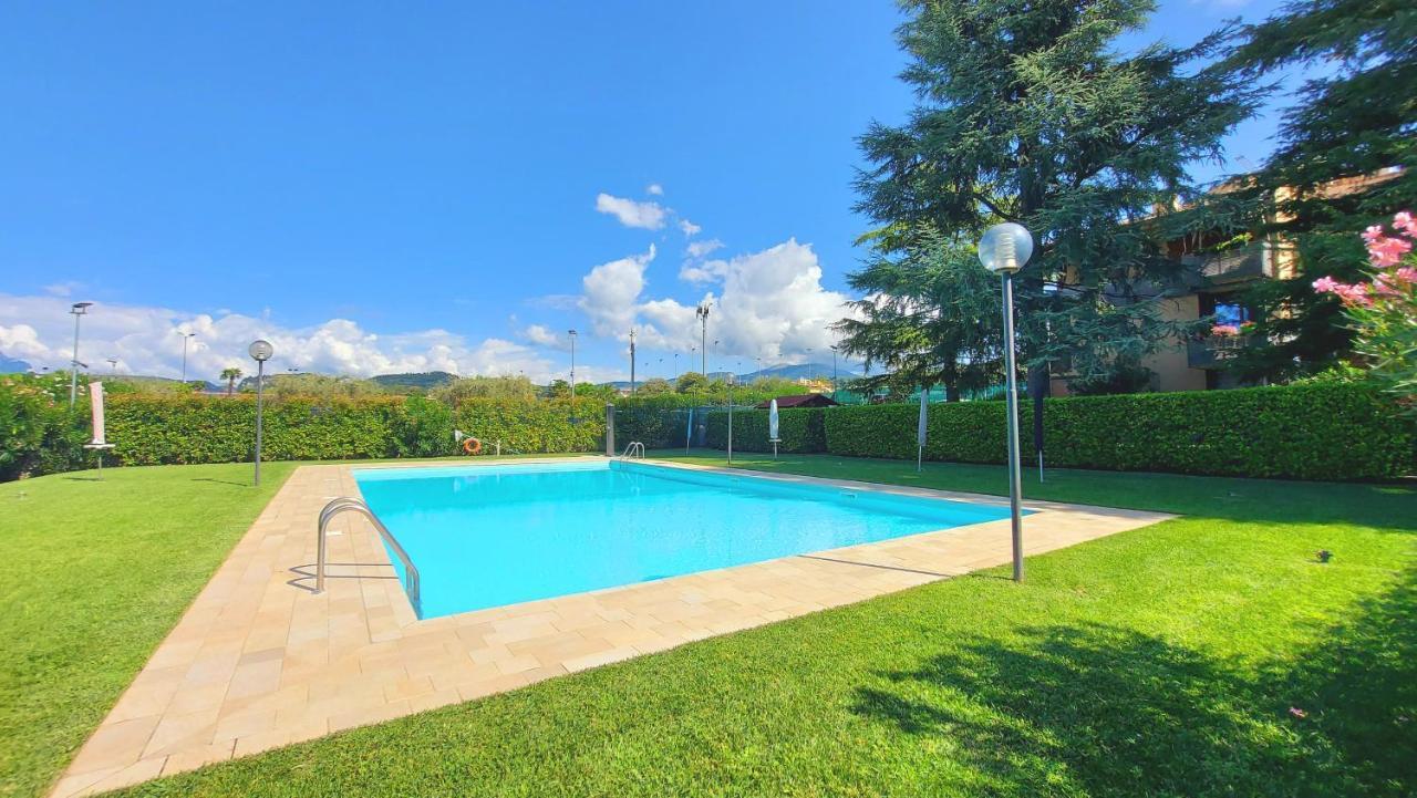 Colors Pool Apartment Bardolino Luaran gambar