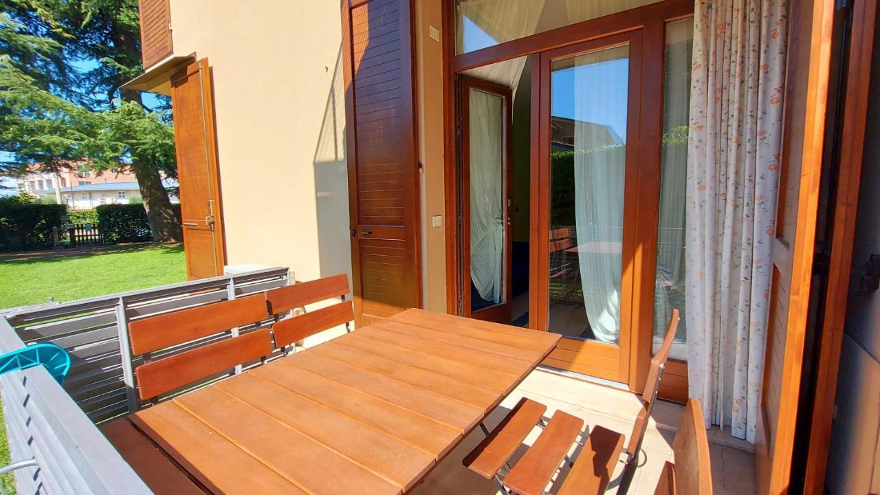 Colors Pool Apartment Bardolino Luaran gambar