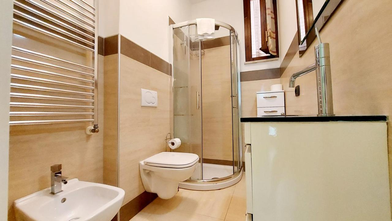 Colors Pool Apartment Bardolino Luaran gambar
